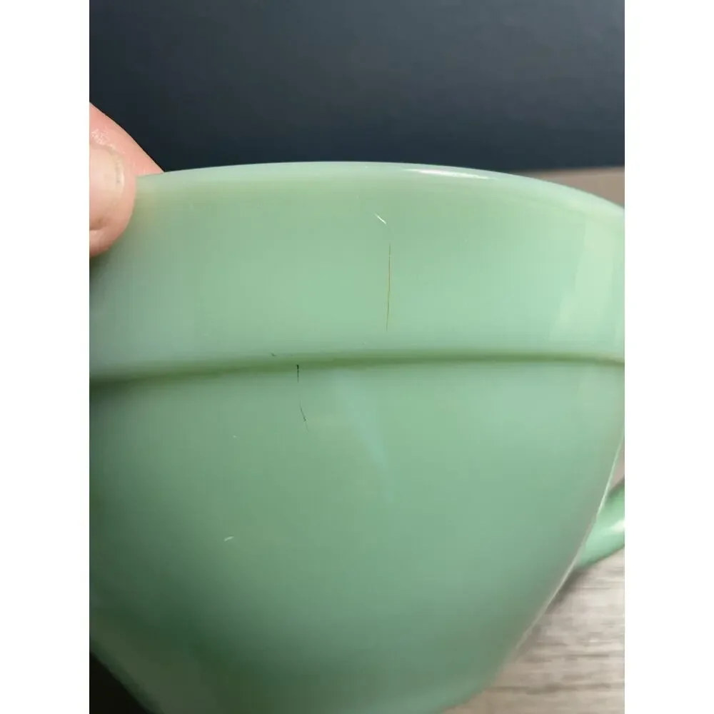 Vintage Fire-King Jadeite Batter Bowl 7.5” Mixing Bowl Pour Spout Hairline